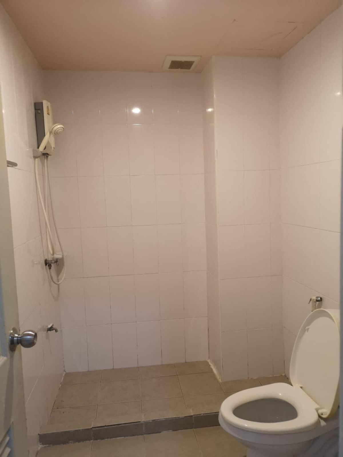 Hotel Kjs Pattaya Extérieur photo