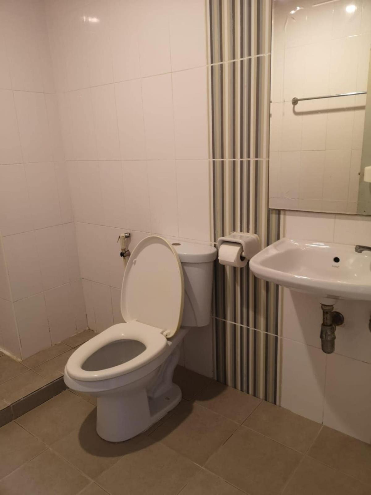 Hotel Kjs Pattaya Extérieur photo