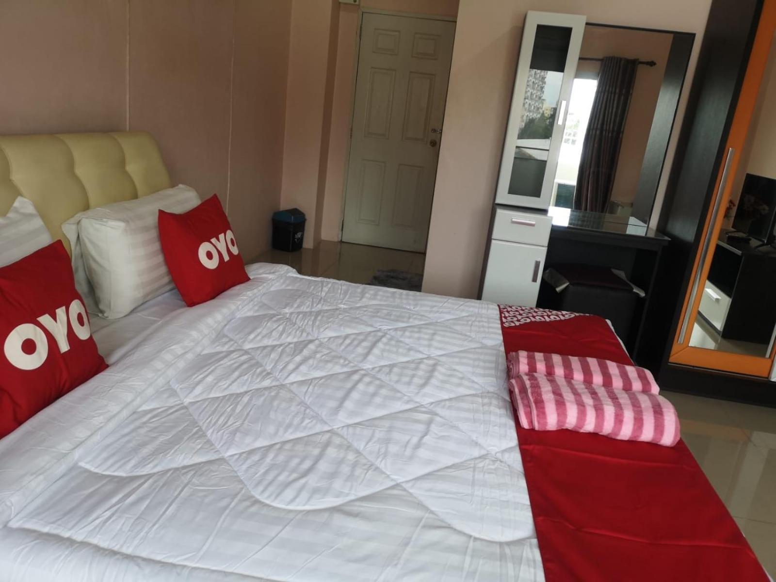 Hotel Kjs Pattaya Extérieur photo