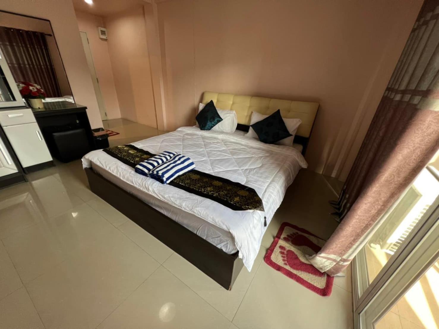Hotel Kjs Pattaya Extérieur photo